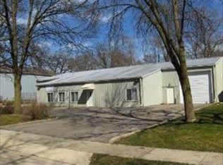 955 Grace St, Elgin, IL 60120