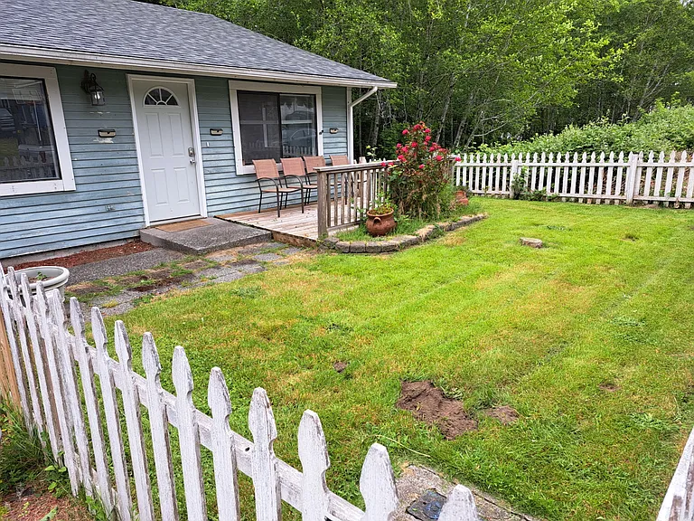 1670 Spruce Dr #B — Photo 3