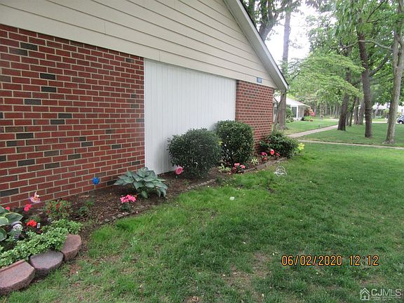 4th image of 816 Balmoral Ct