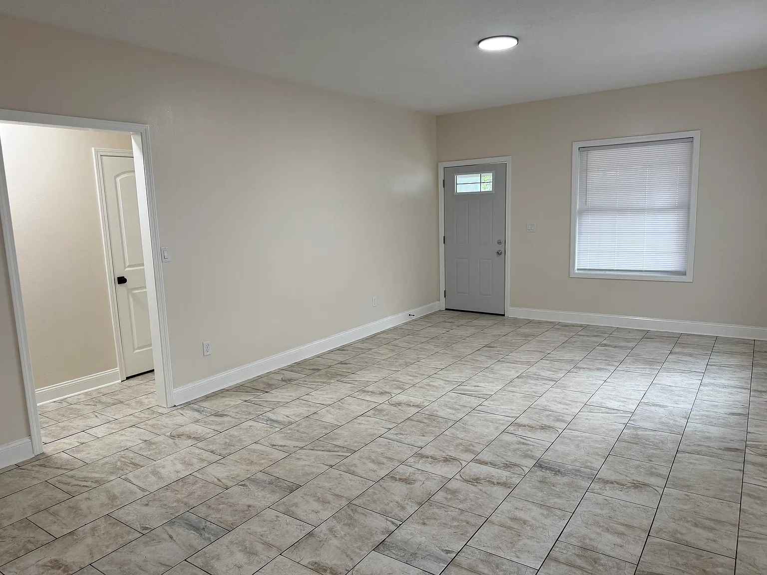 2 bed, 988 sqft, $1,380 — Photo 4