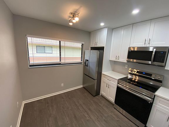 5th image of 15401 Pembridge Avenue #36