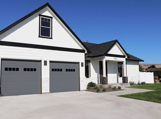 1004 S 83rd Ave, Yakima, WA 98908