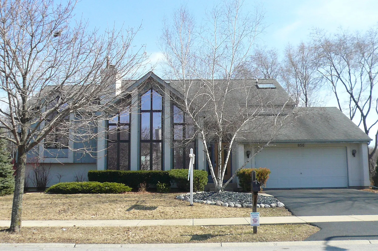 850 Clarendon Ln photo 1