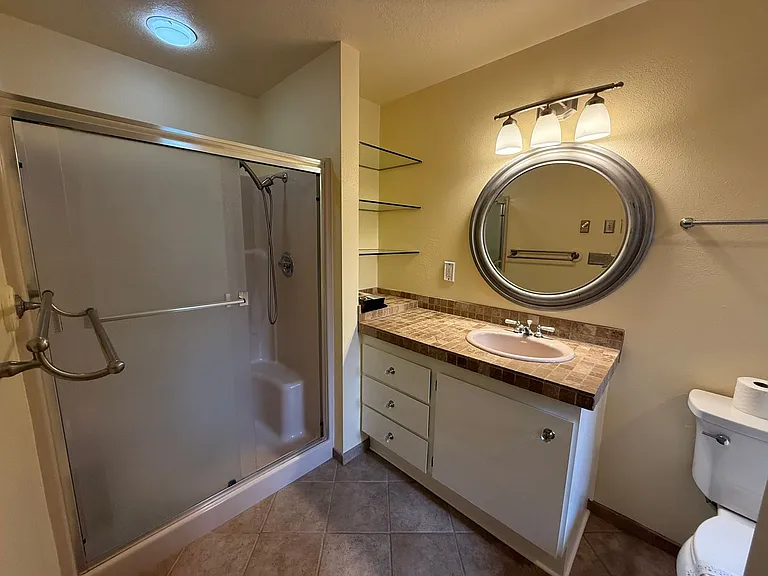 1050 NE Butler Market Rd #2 — Photo 20