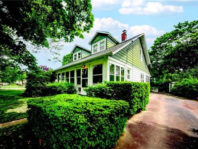 102 Buttonwoods Ave, Warwick, RI, 02886