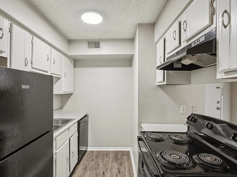 8637 E Utopia Pkwy — Photo 14