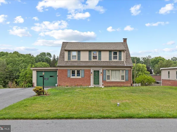 1320 Meadowcreek Ln, Lancaster, PA 17603