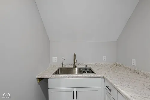 2209 Noble St Photo 1