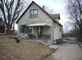 1716 Bellevue Blvd N, Bellevue, NE 68005