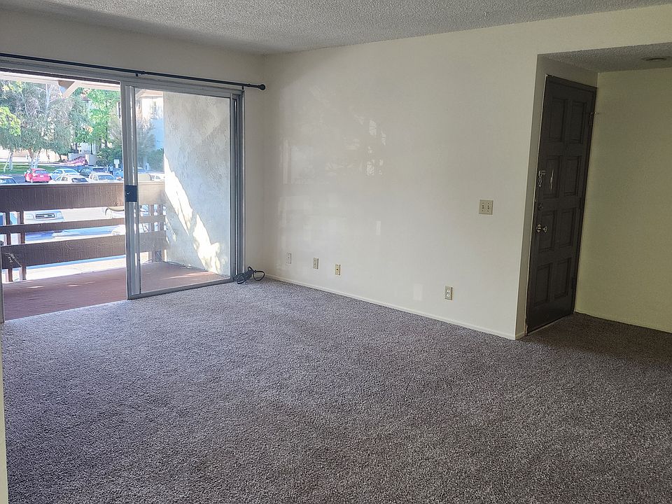Living Room to Entry