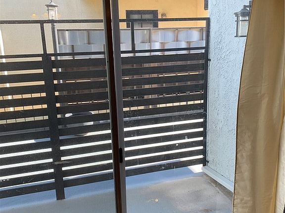 5th image of 11610 Moorpark St APT 5