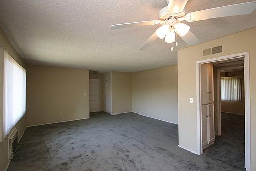 3rd image of 1308 Huntington Dr APT 6