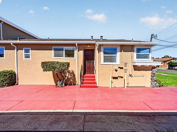 5th image of 2327 Maywood Ave