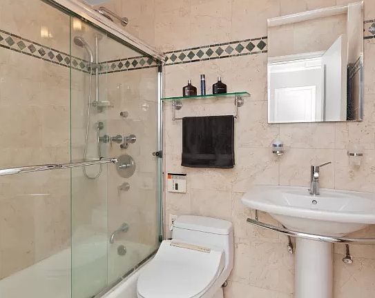 5th image of 20 E 35th St APT 14B