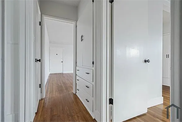 4067 Sutro Ave — Photo 9