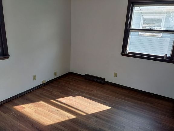 3rd image of 5834-5836 N 69th St #5834