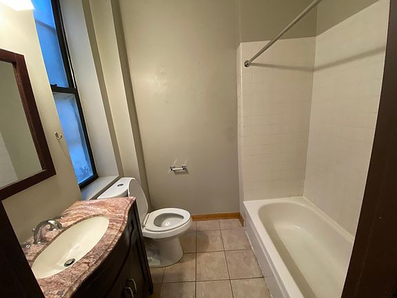 5th image of 1118 W Armitage Ave #3R