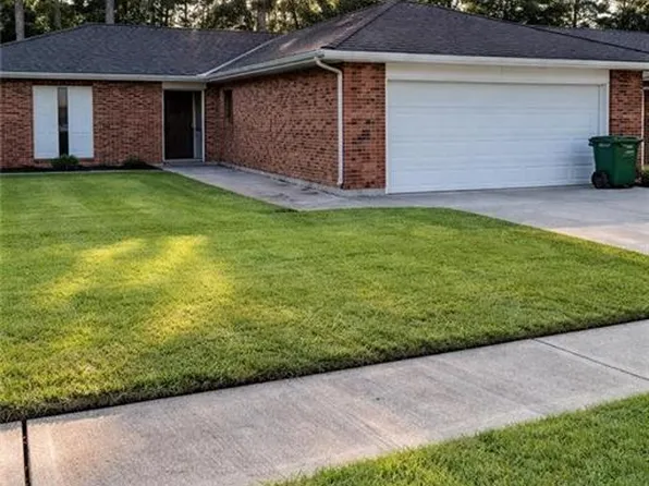 2401 E Sunny Meade Dr, Harvey, LA 70058