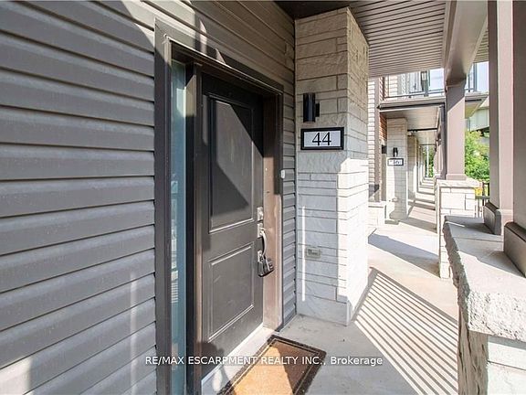 4th image of 2 Willow St #44