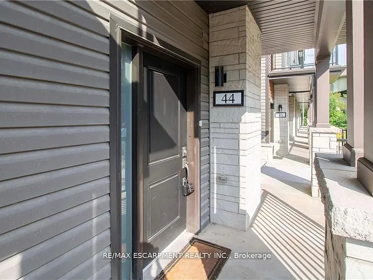 2 Willow St #44 — Photo 4