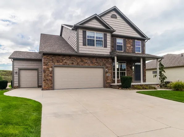 6054 Quarry Lake Dr SE, East Canton, OH 44730