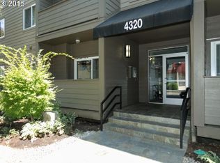 4320 SW Corbett Ave APT 102, Portland, OR 97239