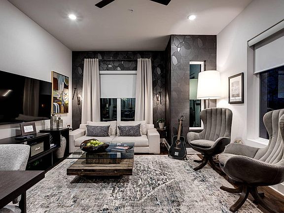4th image of 2001 Convent Pl APT 1