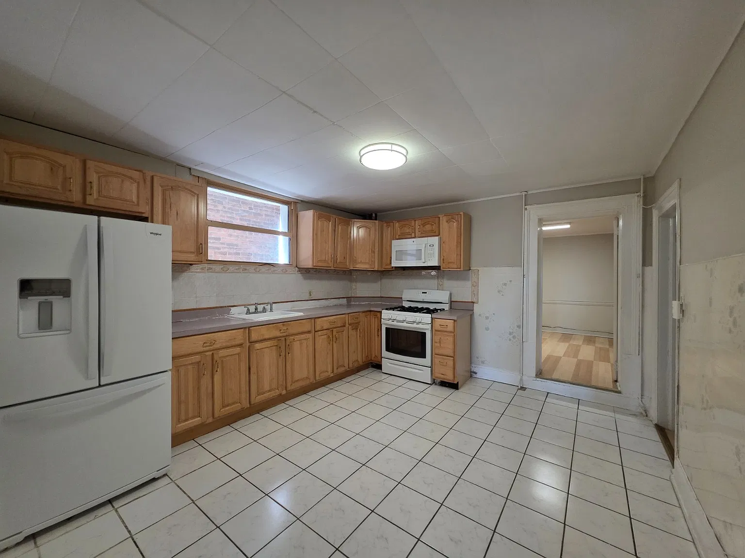 210 Renwick St — Photo 2