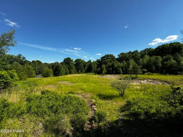 Urban Rd, Hawley, PA 18428