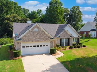 6172 Glen Oak Dr, Flowery Branch, GA 30542
