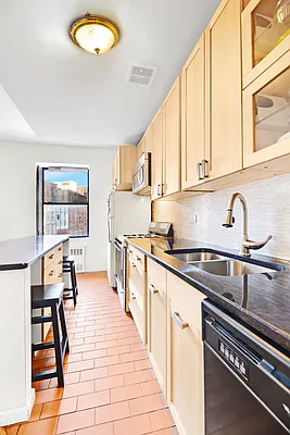 Rented by R New York | media 12