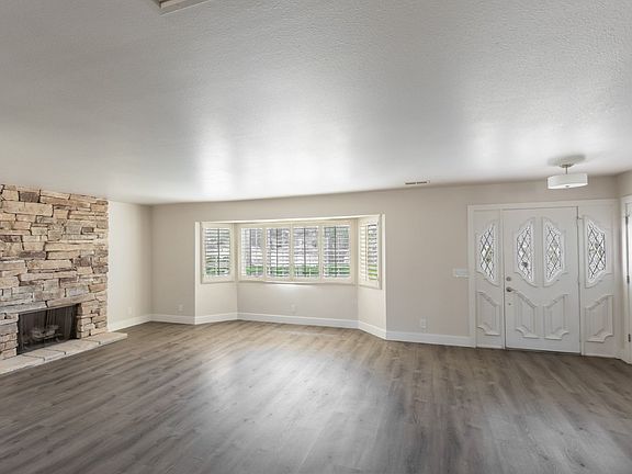 2nd image of 9039 Hermosa Ave