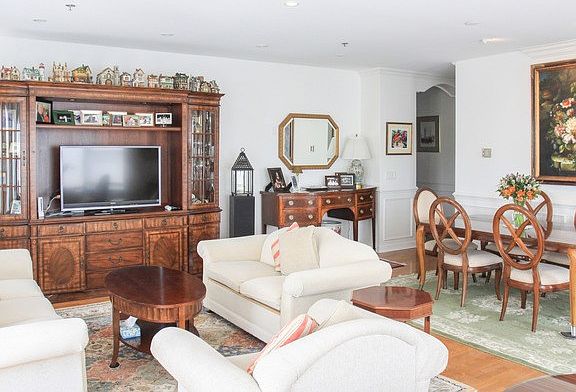 5th image of 77 S Evergreen Ave Unit 1303