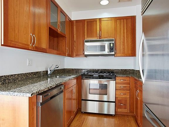 5th image of 455 Central Park W APT 18A