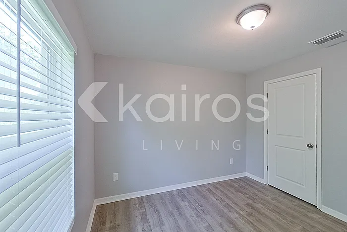 1124 Ware Ave — Photo 10