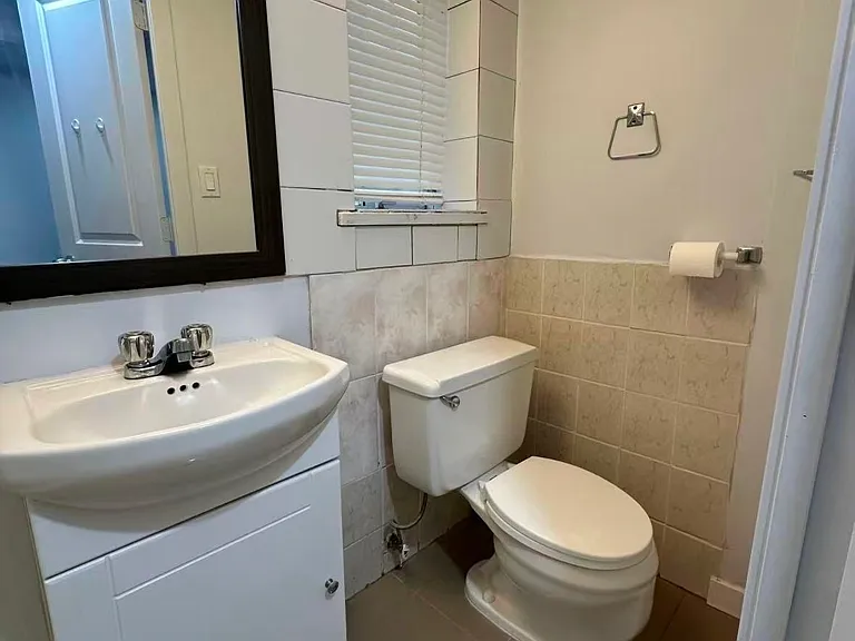 47XX Little St — Photo 2