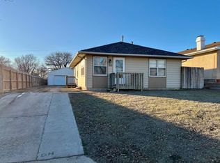 703 Overhill Rd, Dodge City, KS 67801