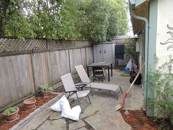 3rd image of 2265 Chanticleer Ave
