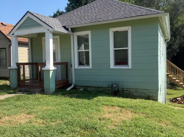 1317 S 2nd St, Leavenworth, KS 66048