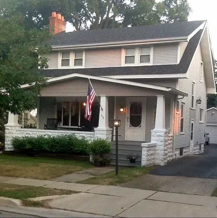 316 E Liberty St photo 1