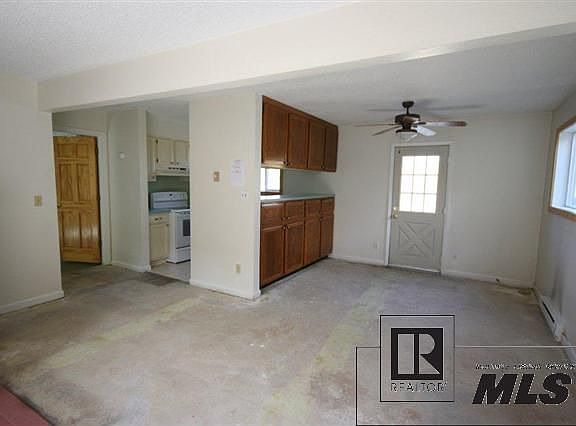 5th image of 404 Alpine Ct