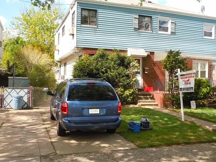1st image of 1218 E 104th St