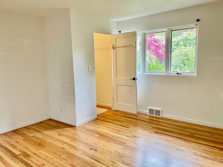 11524 6th Ave NW — Photo 11