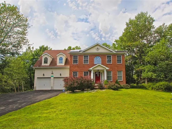 173 Ash Dr, Long Pond, PA 18334