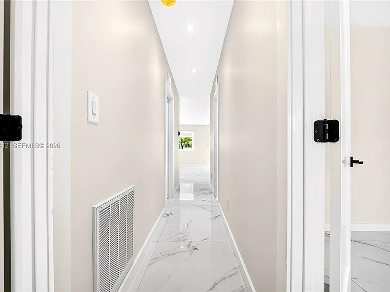 5715 Jackson St — Photo 39