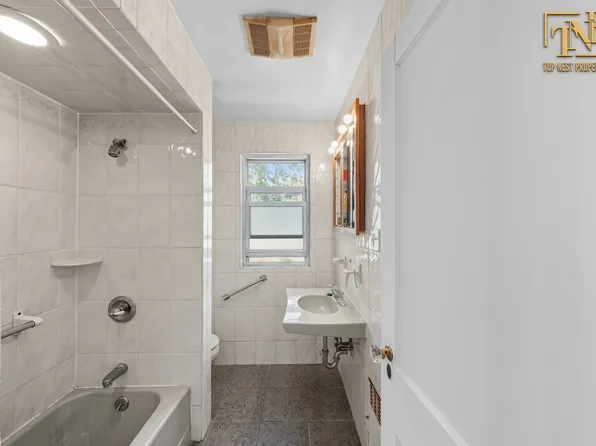 310 Brighton Avenue image 3 of 29