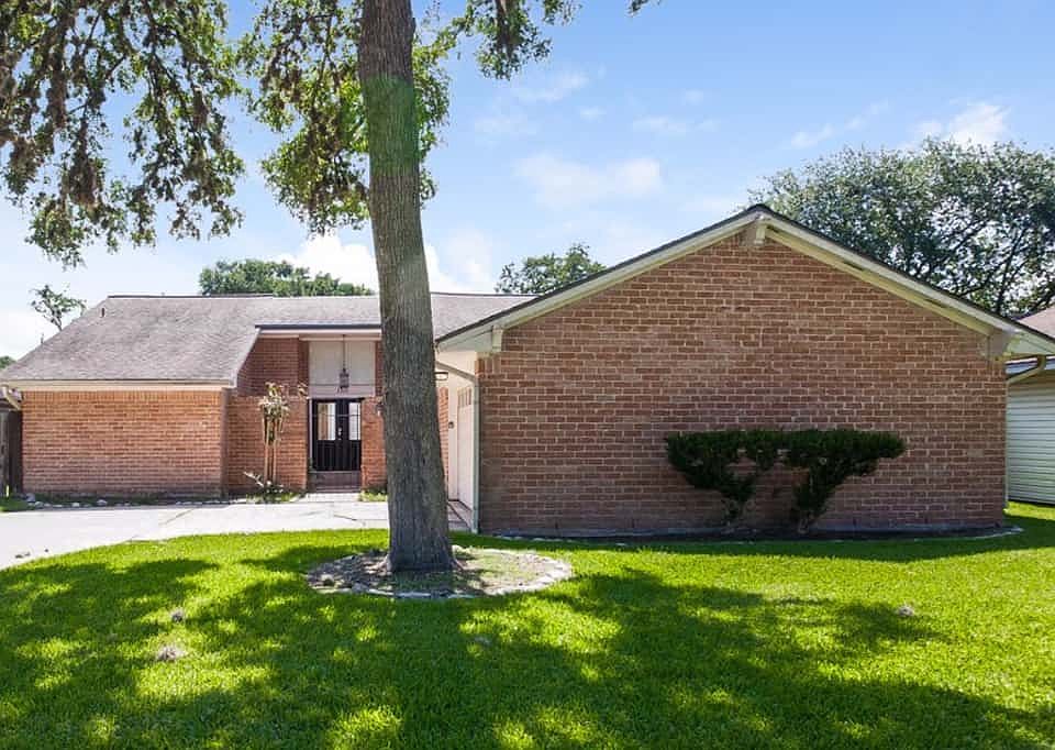 1311 Pinecroft Dr Sugar Land Tx 77498 Zillow