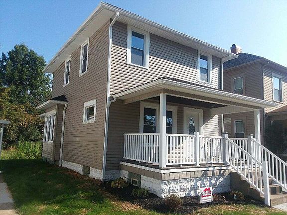3rd image of 1011 Maple St
