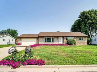 1602 Locust Ln, Prairie Du Sac, WI 53578