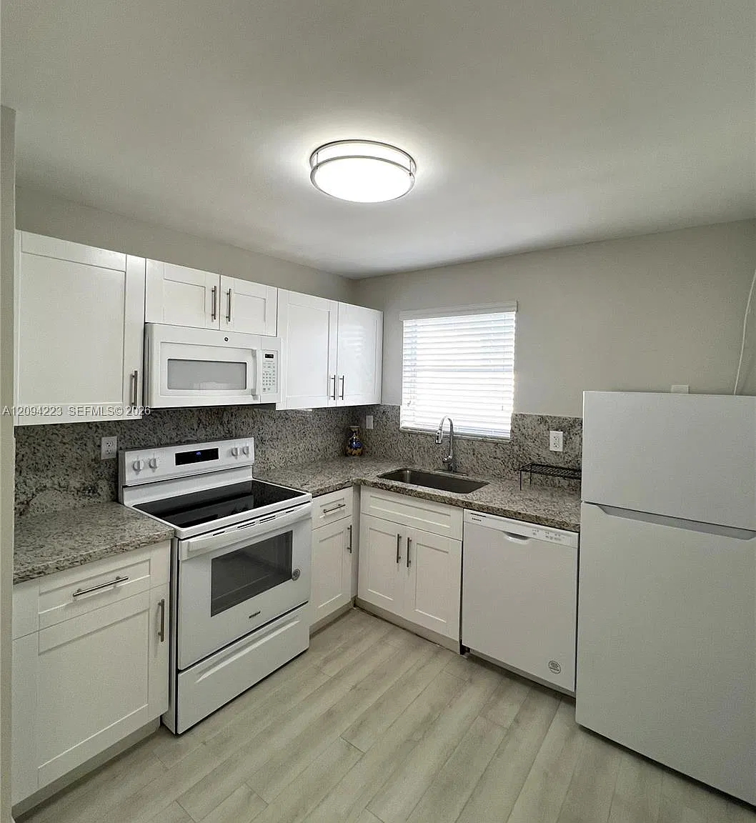 Penn Star Condo — Photo 4